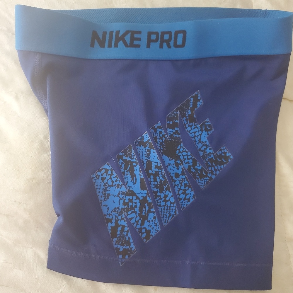 Nike Pro